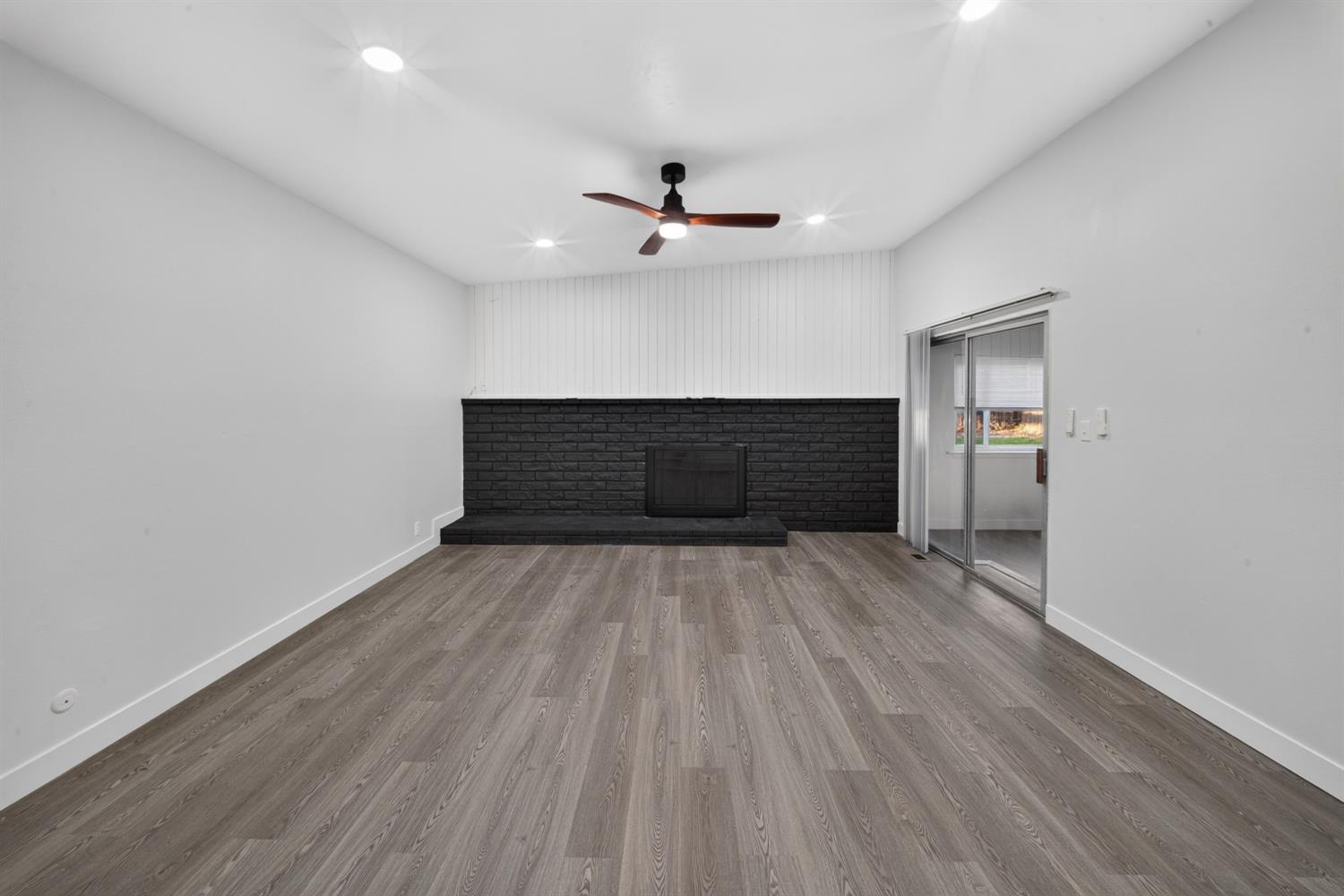1472 E Barstow Ave, Fresno, CA 93710