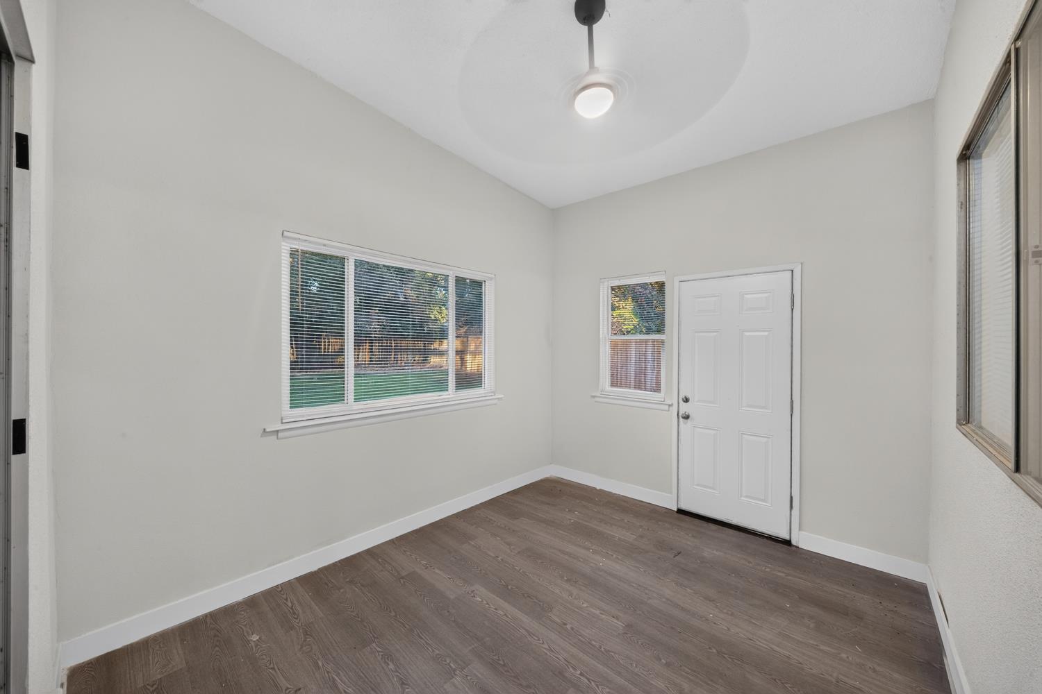1472 E Barstow Ave, Fresno, CA 93710