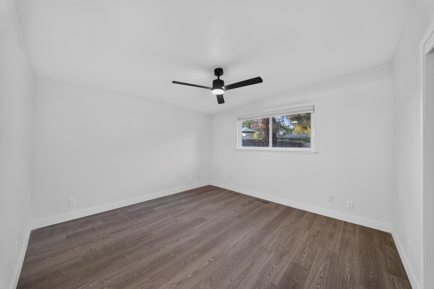 1472 E Barstow Ave, Fresno, CA 93710
