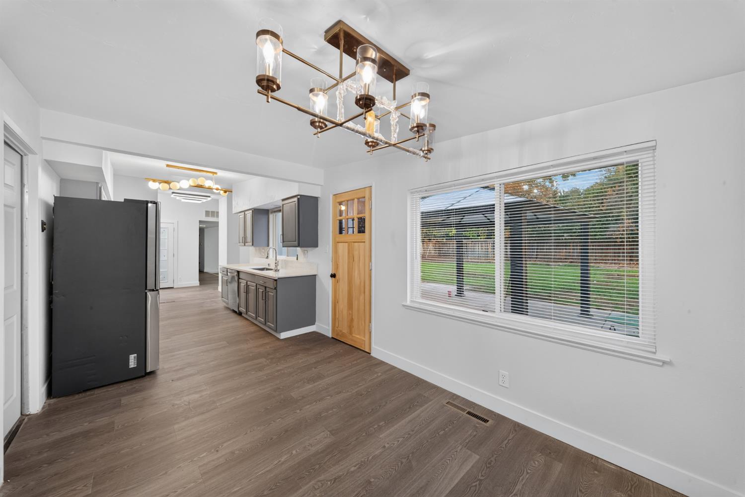 1472 E Barstow Ave, Fresno, CA 93710