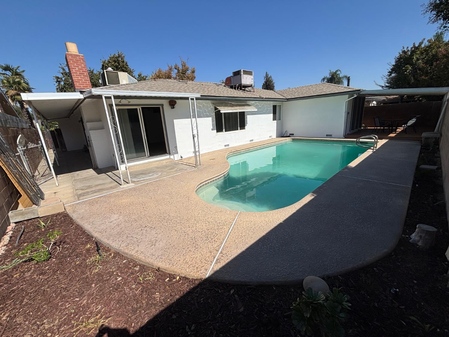 1621 W Holland N, Fresno, CA 93705