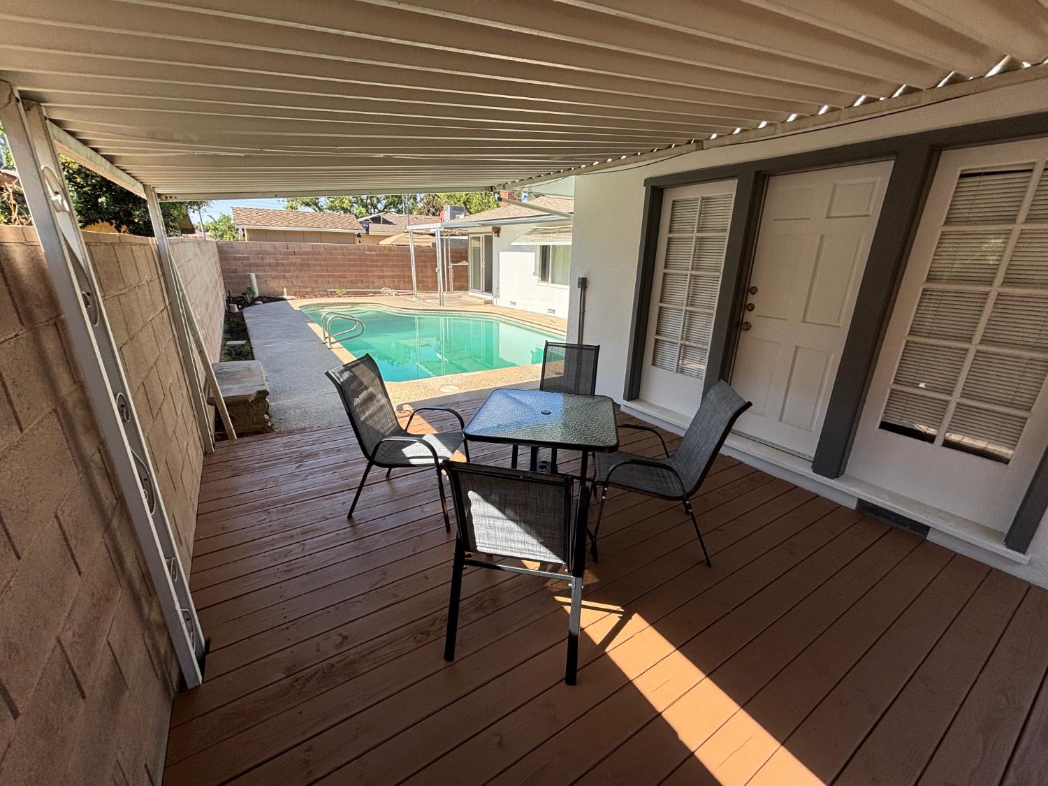 1621 W Holland N, Fresno, CA 93705