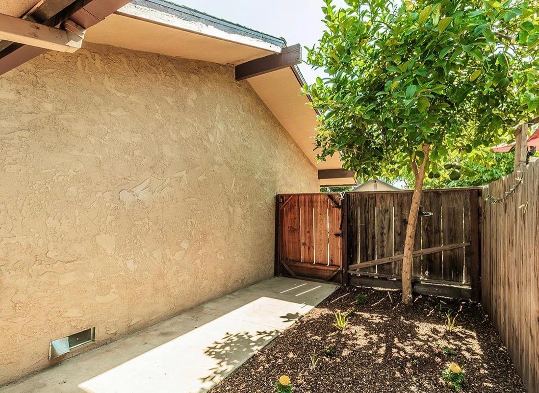 82 W Sierra Ave #102, Fresno, CA 93704