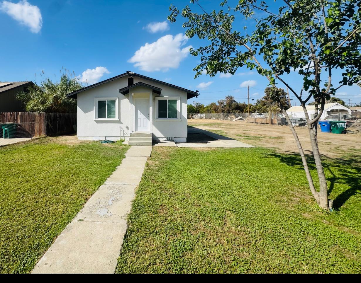 11774 3Rd Pl, Hanford, CA 93230