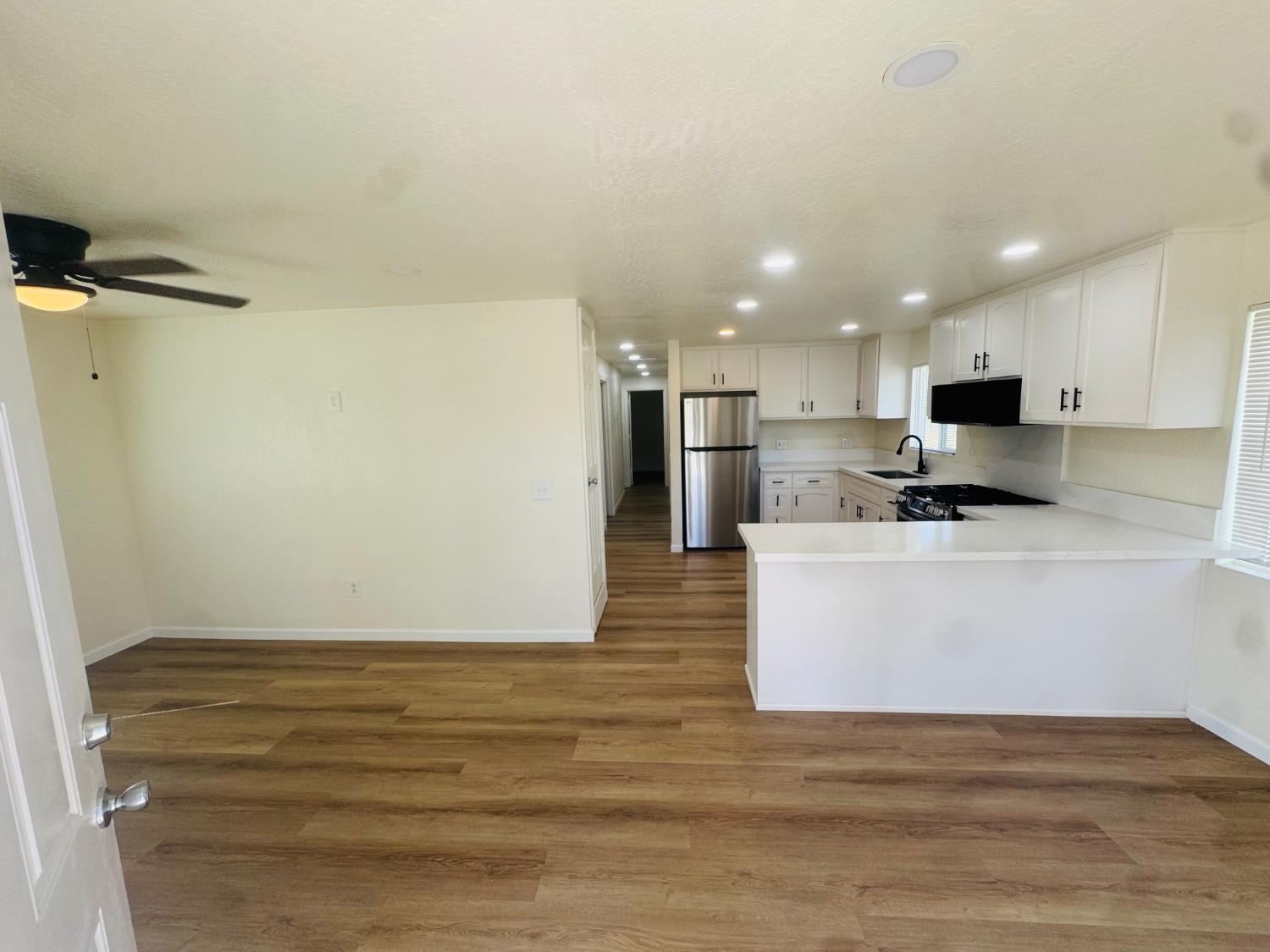 11774 3Rd Pl, Hanford, CA 93230