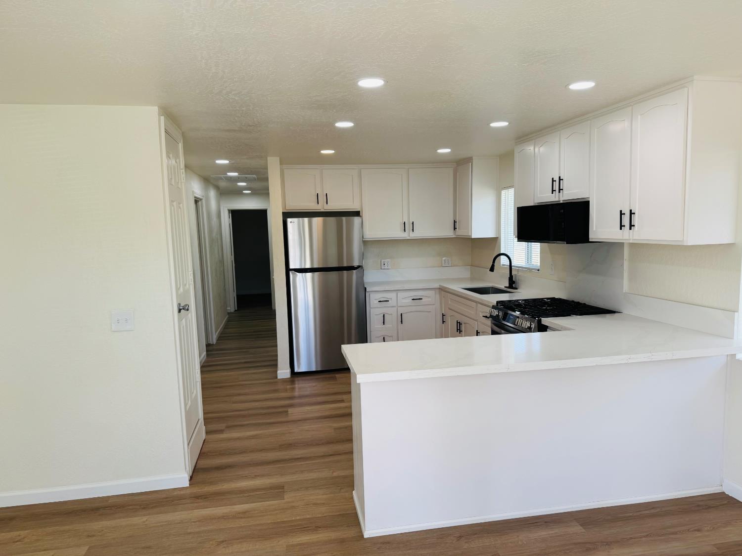 11774 3Rd Pl, Hanford, CA 93230