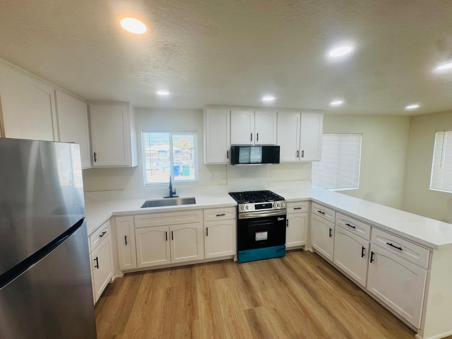 11774 3Rd Pl, Hanford, CA 93230