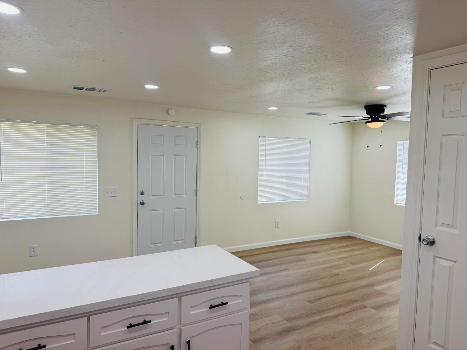 11774 3Rd Pl, Hanford, CA 93230