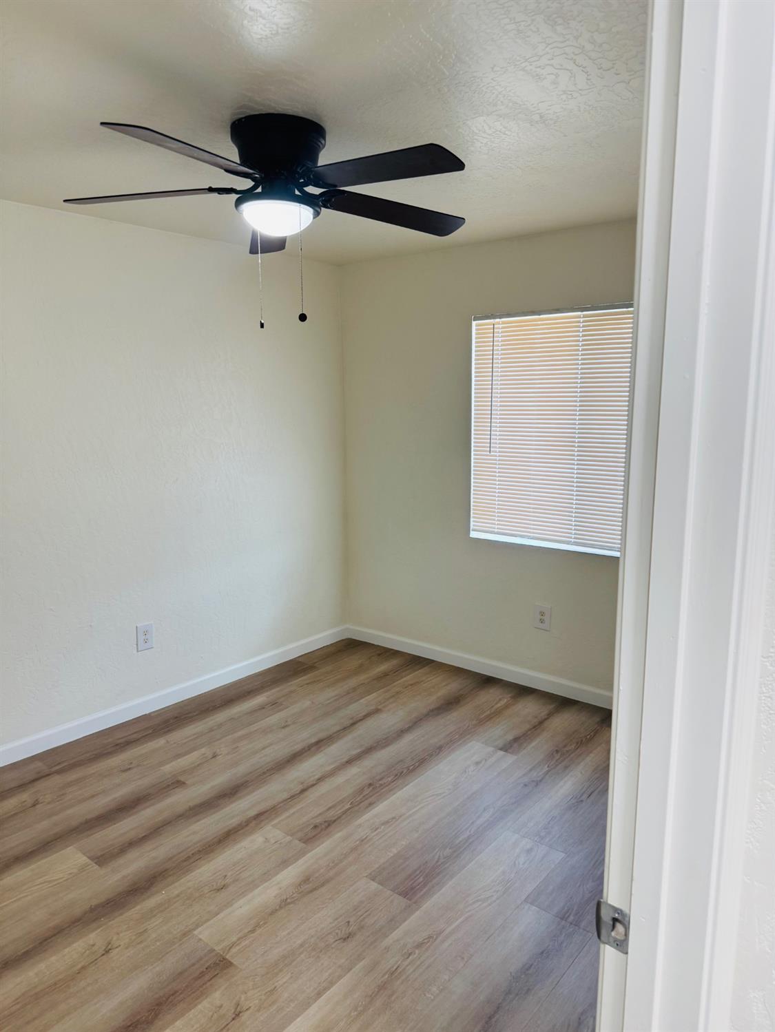 11774 3Rd Pl, Hanford, CA 93230
