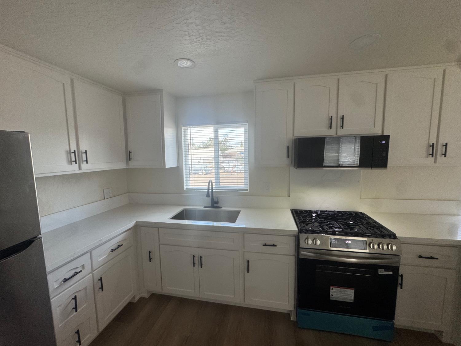 11774 3Rd Pl, Hanford, CA 93230