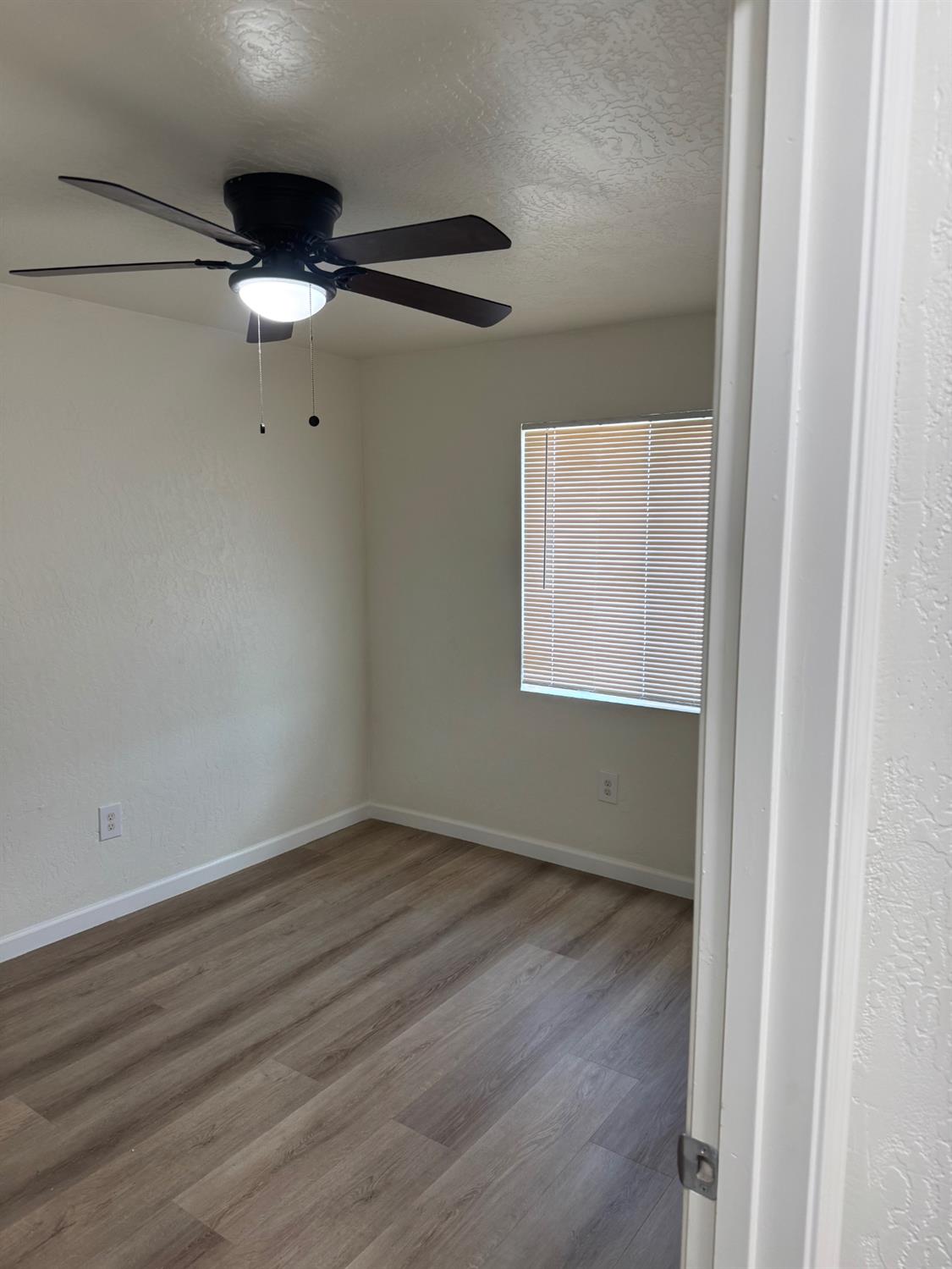11774 3Rd Pl, Hanford, CA 93230