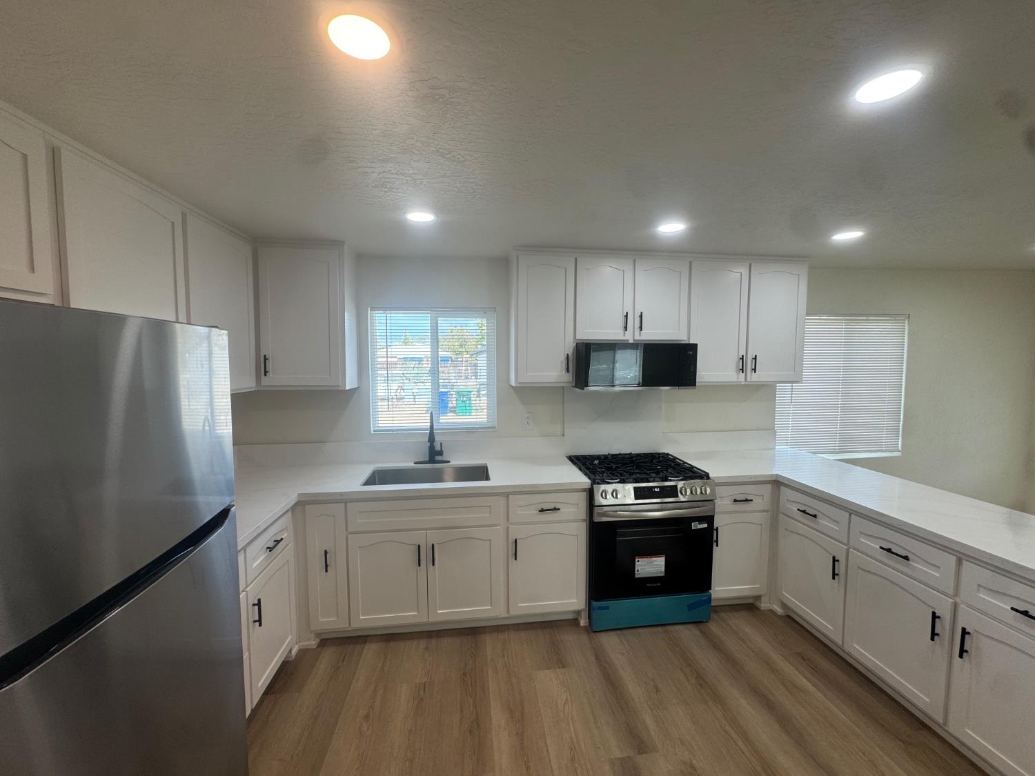 11774 3Rd Pl, Hanford, CA 93230