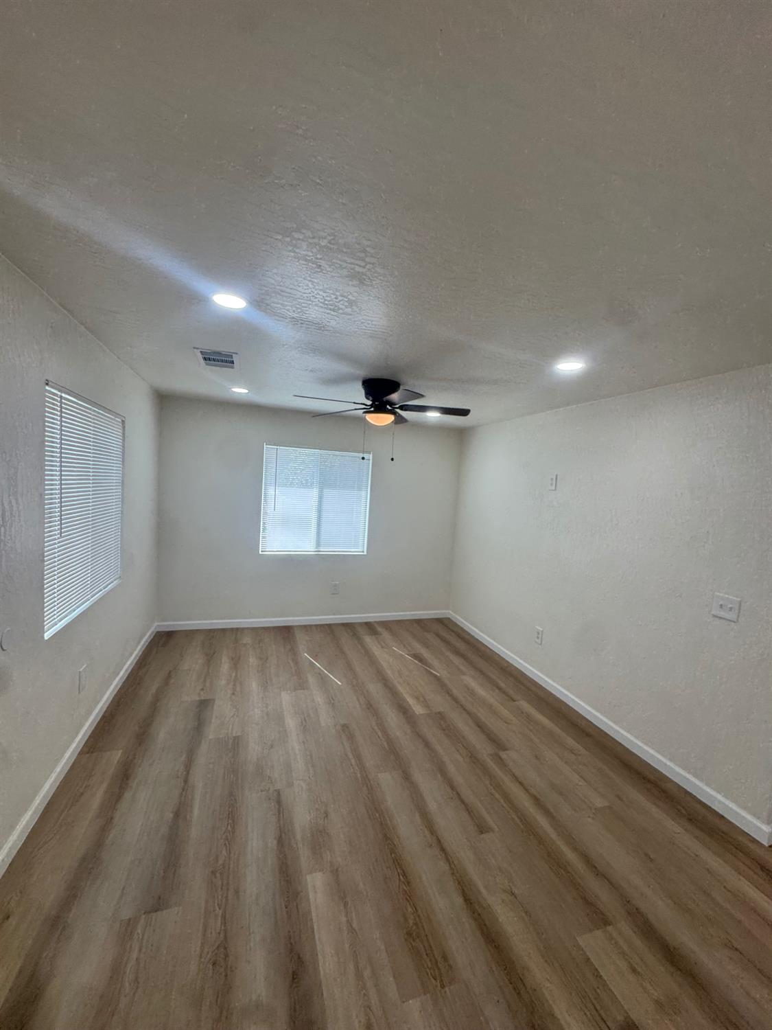 11774 3Rd Pl, Hanford, CA 93230