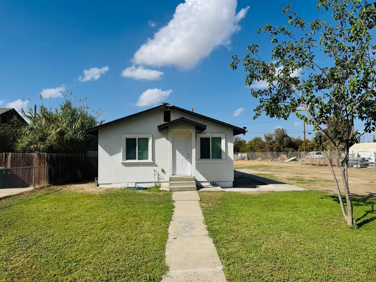 11774 3Rd Pl, Hanford, CA 93230