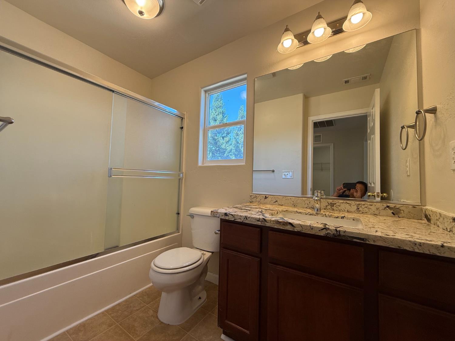 1865 N Ellendale Ave, Fresno, CA 93722