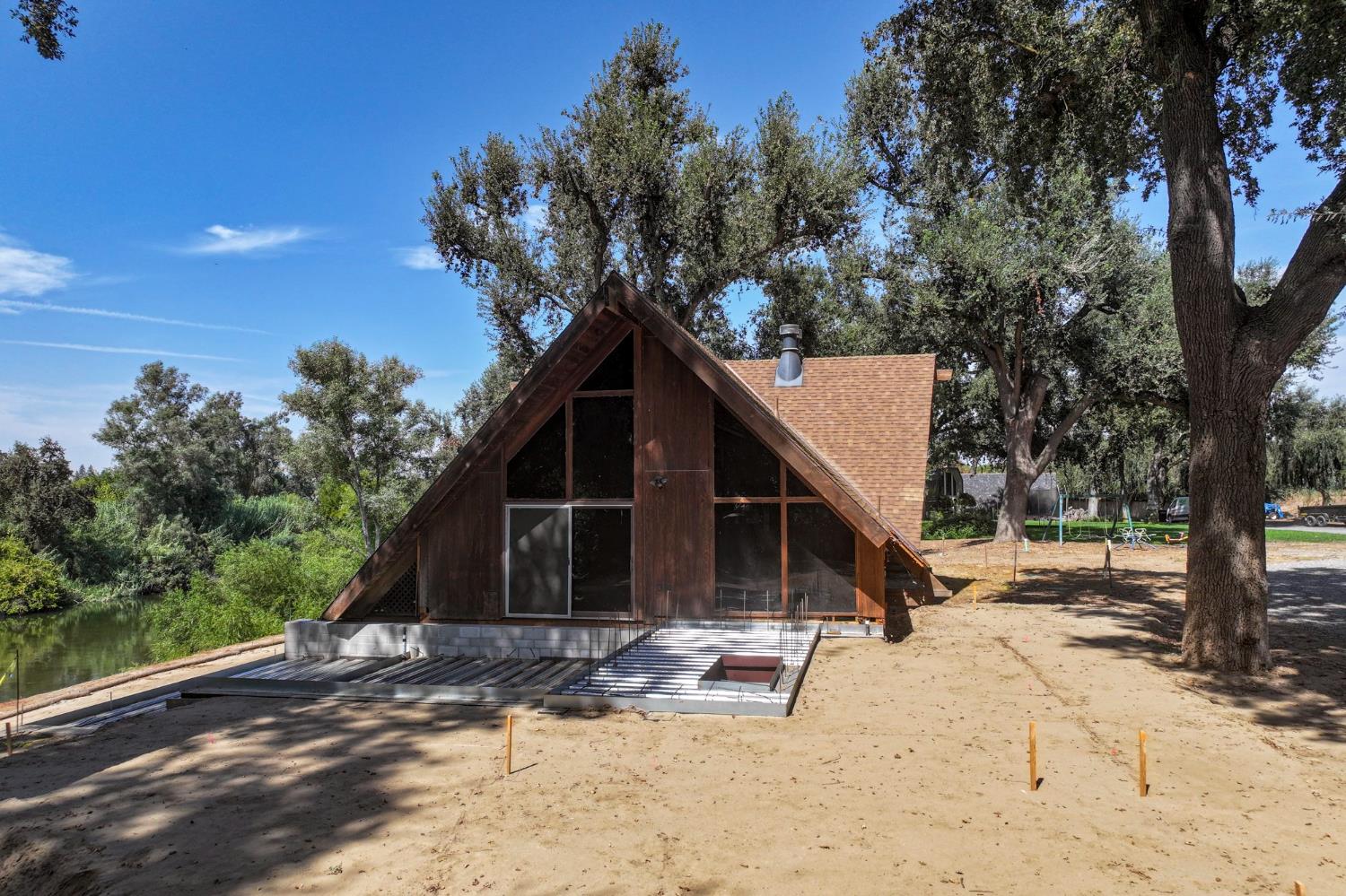 18144 E Floral Ave, Reedley, CA 93654