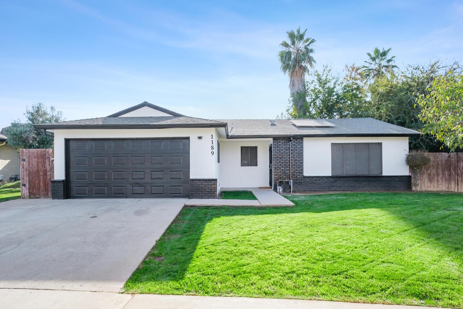 1189 W Pinedale Ave, Fresno, CA 93711