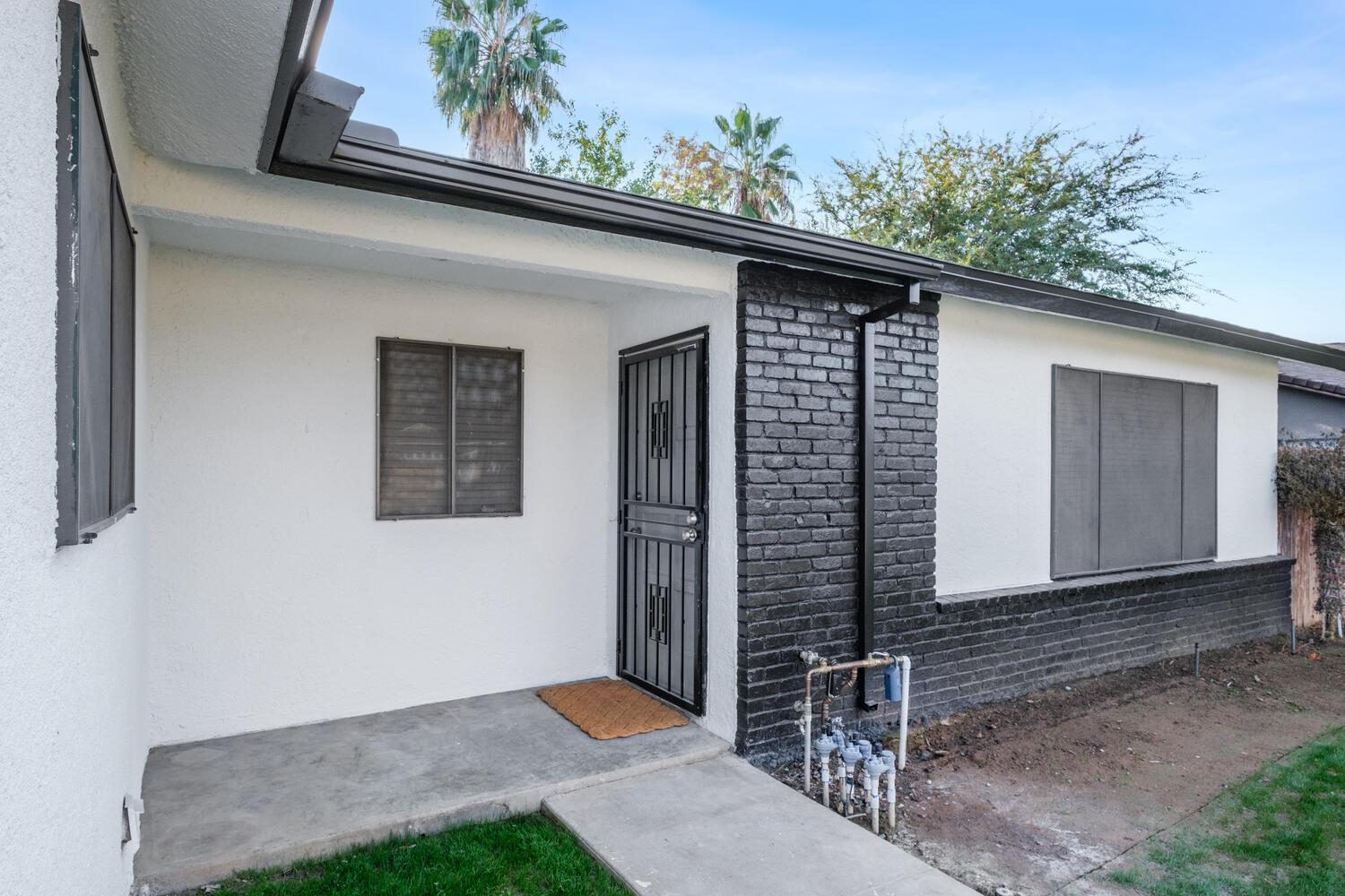 1189 W Pinedale Ave, Fresno, CA 93711