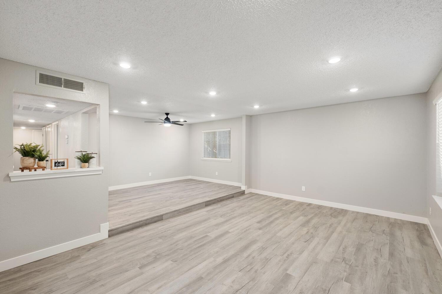1189 W Pinedale Ave, Fresno, CA 93711
