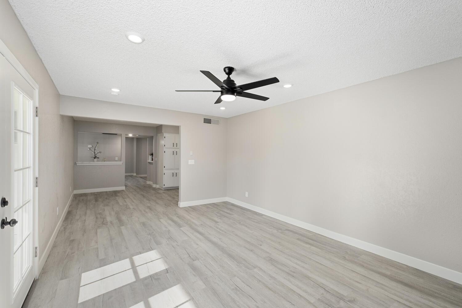 1189 W Pinedale Ave, Fresno, CA 93711