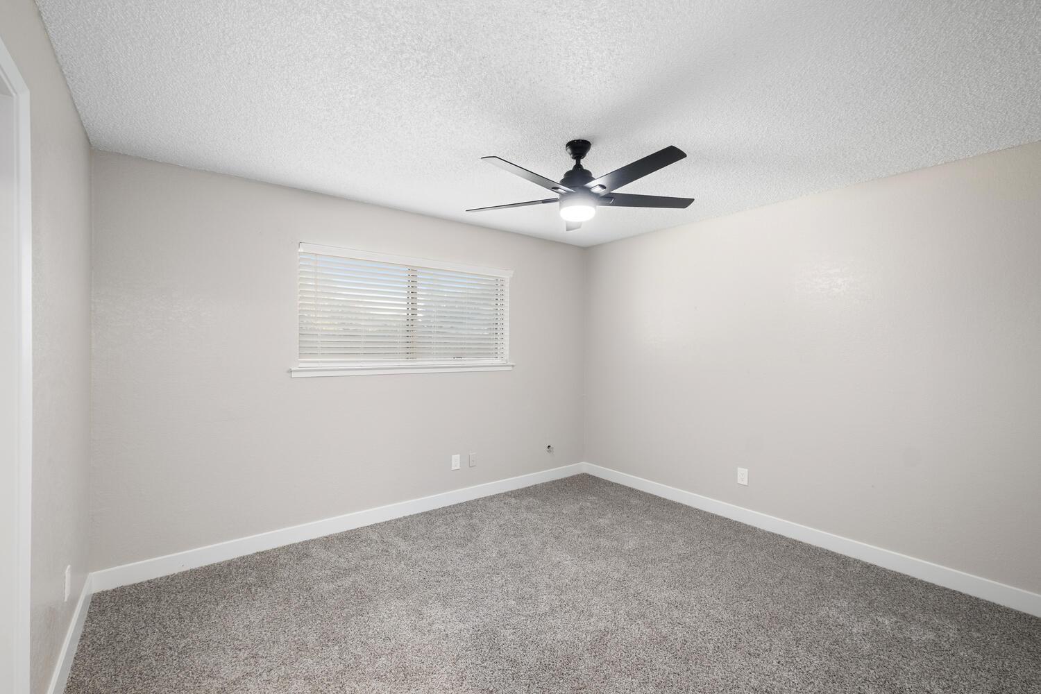 1189 W Pinedale Ave, Fresno, CA 93711