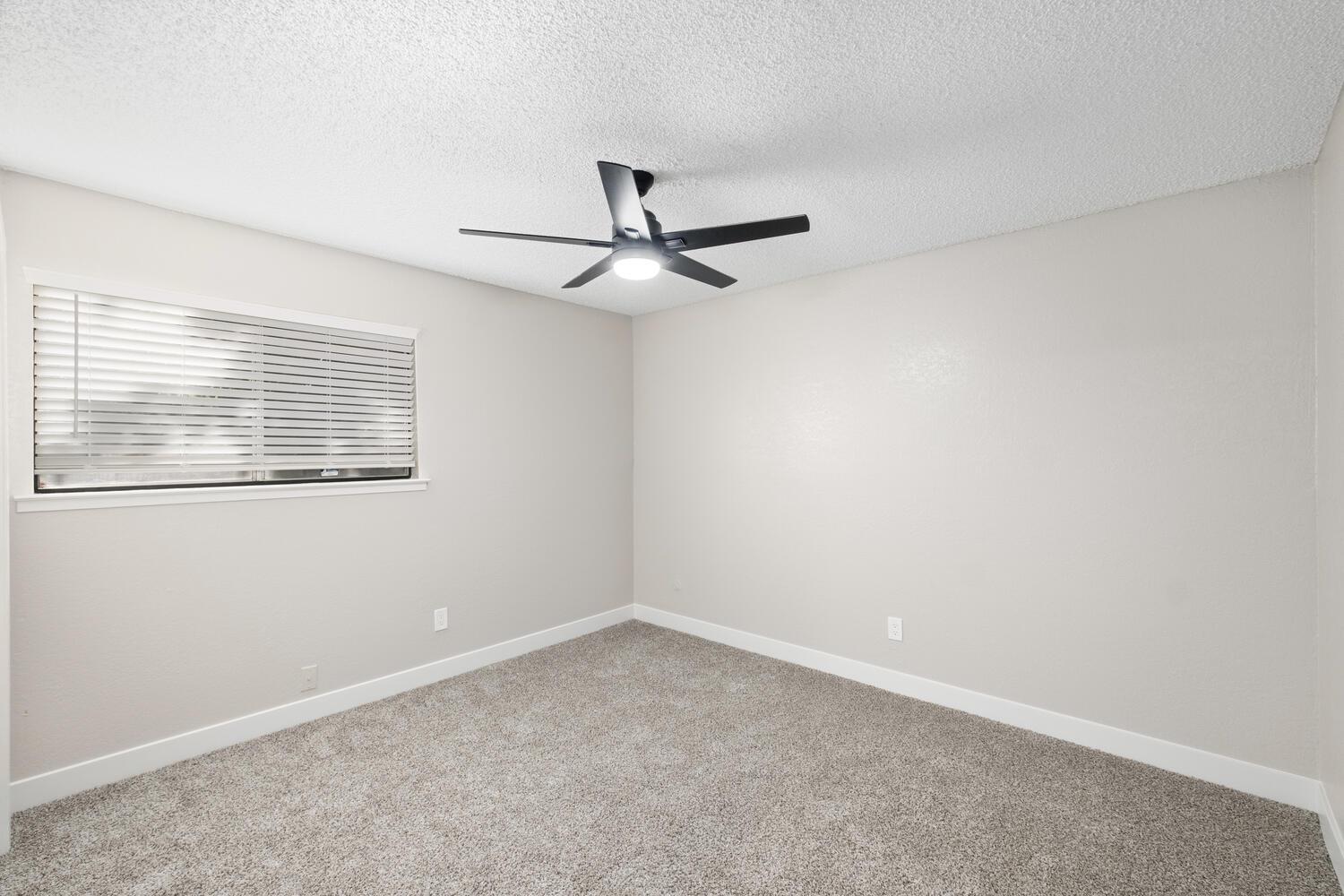 1189 W Pinedale Ave, Fresno, CA 93711
