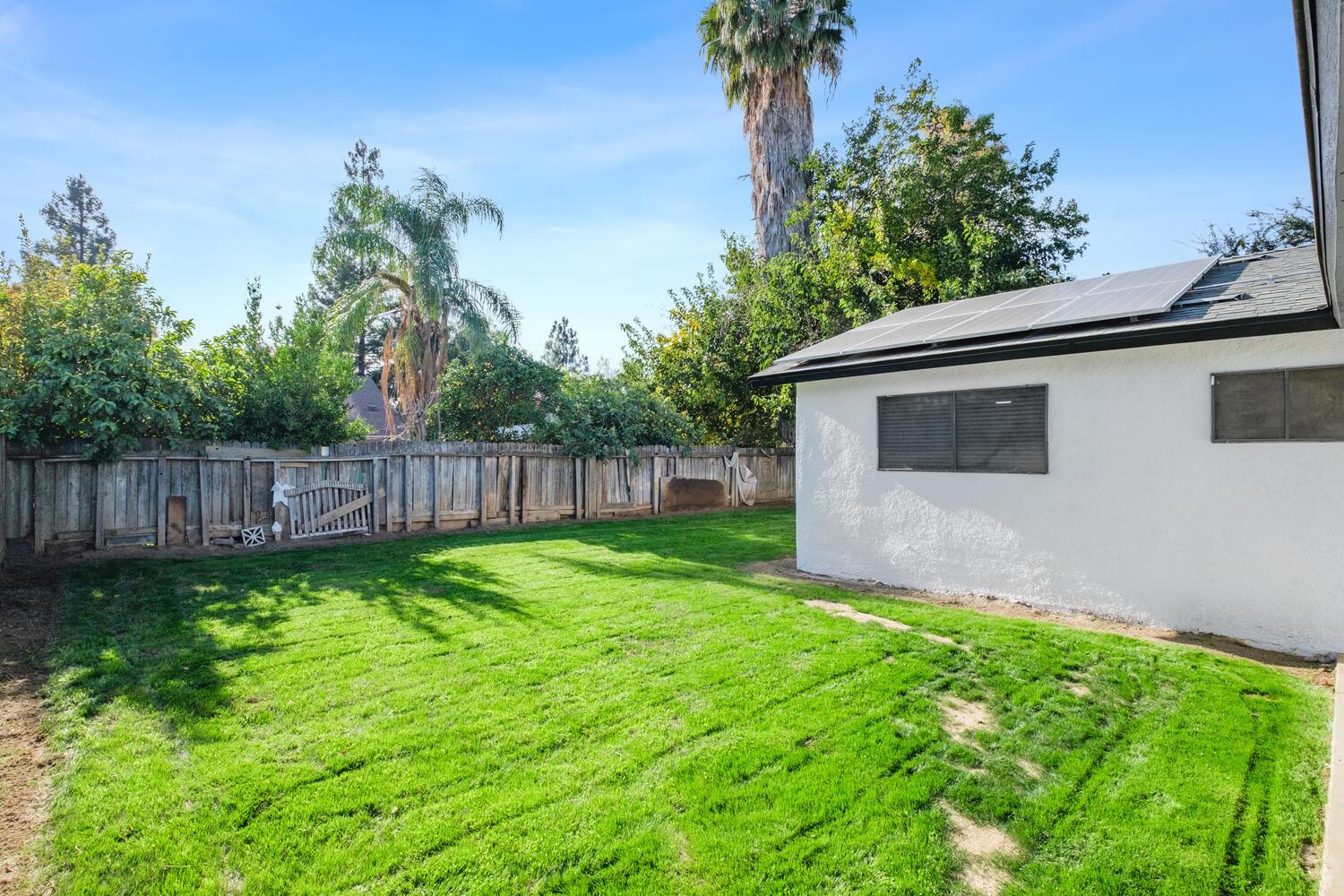 1189 W Pinedale Ave, Fresno, CA 93711