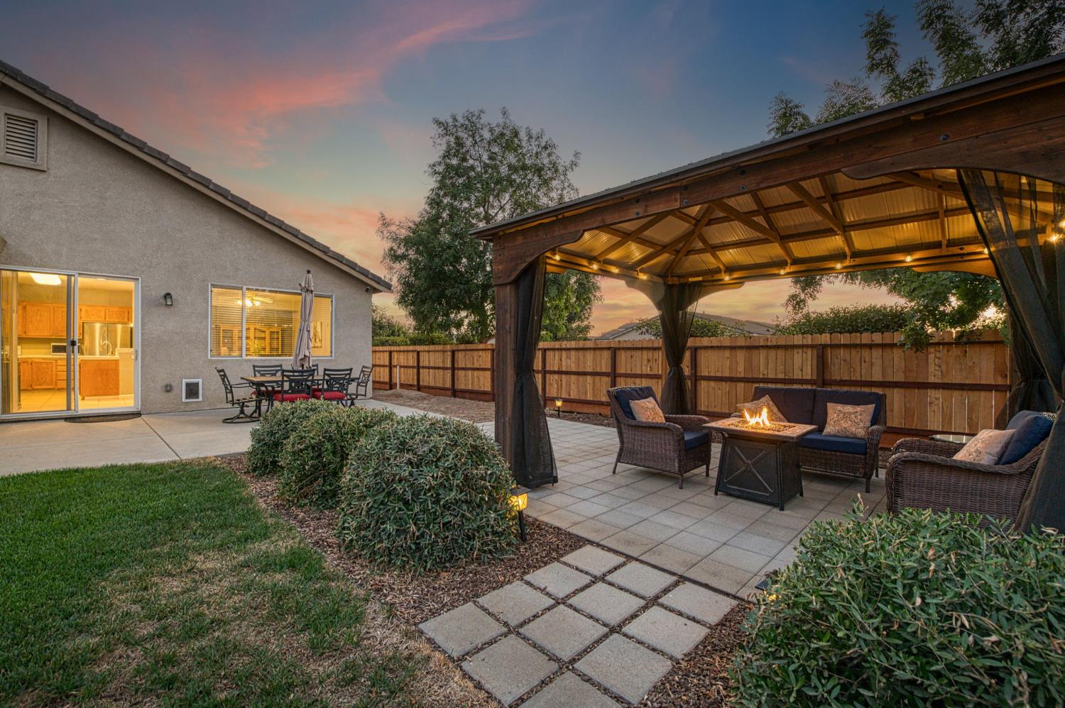 588 Peach Dr, Chowchilla, CA 93610