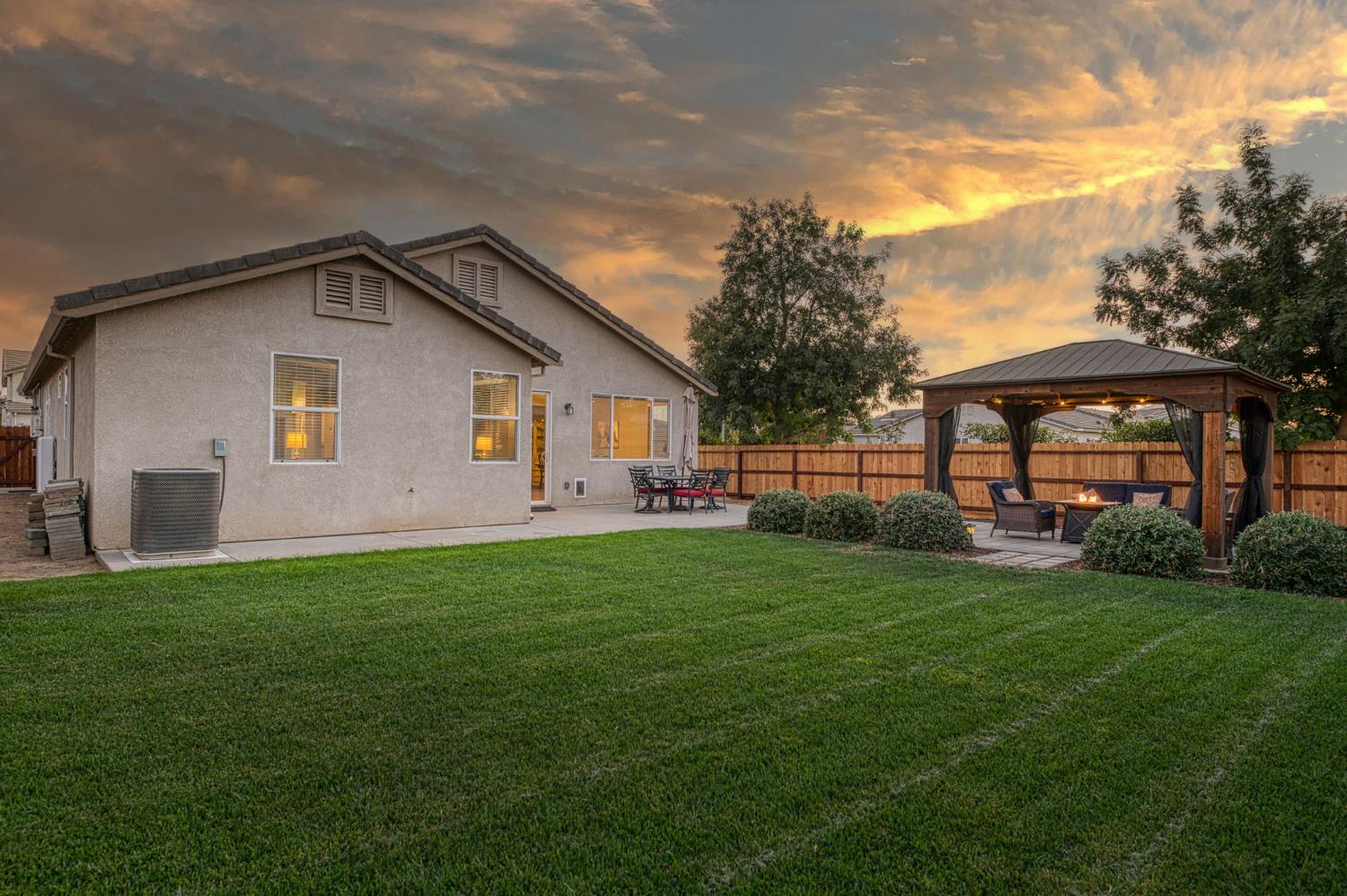 588 Peach Dr, Chowchilla, CA 93610