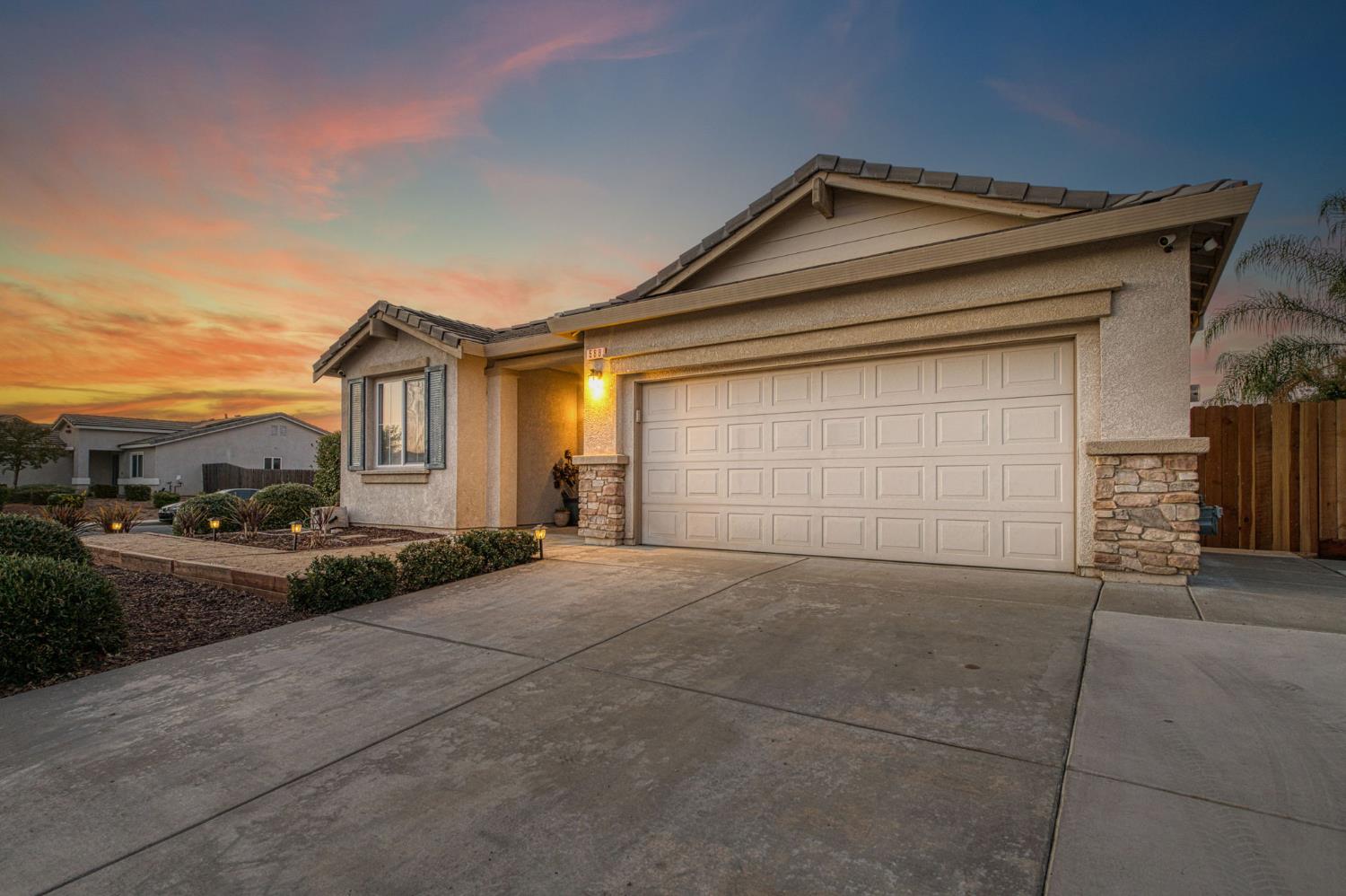 588 Peach Dr, Chowchilla, CA 93610