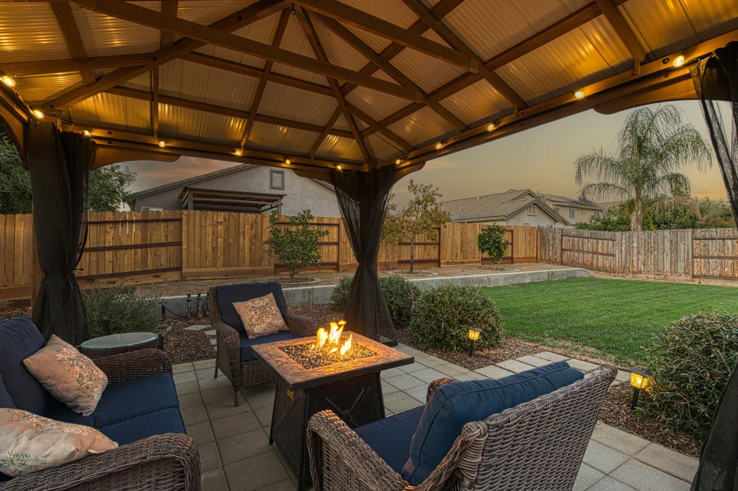 588 Peach Dr, Chowchilla, CA 93610