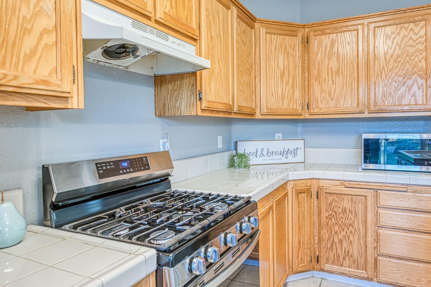588 Peach Dr, Chowchilla, CA 93610