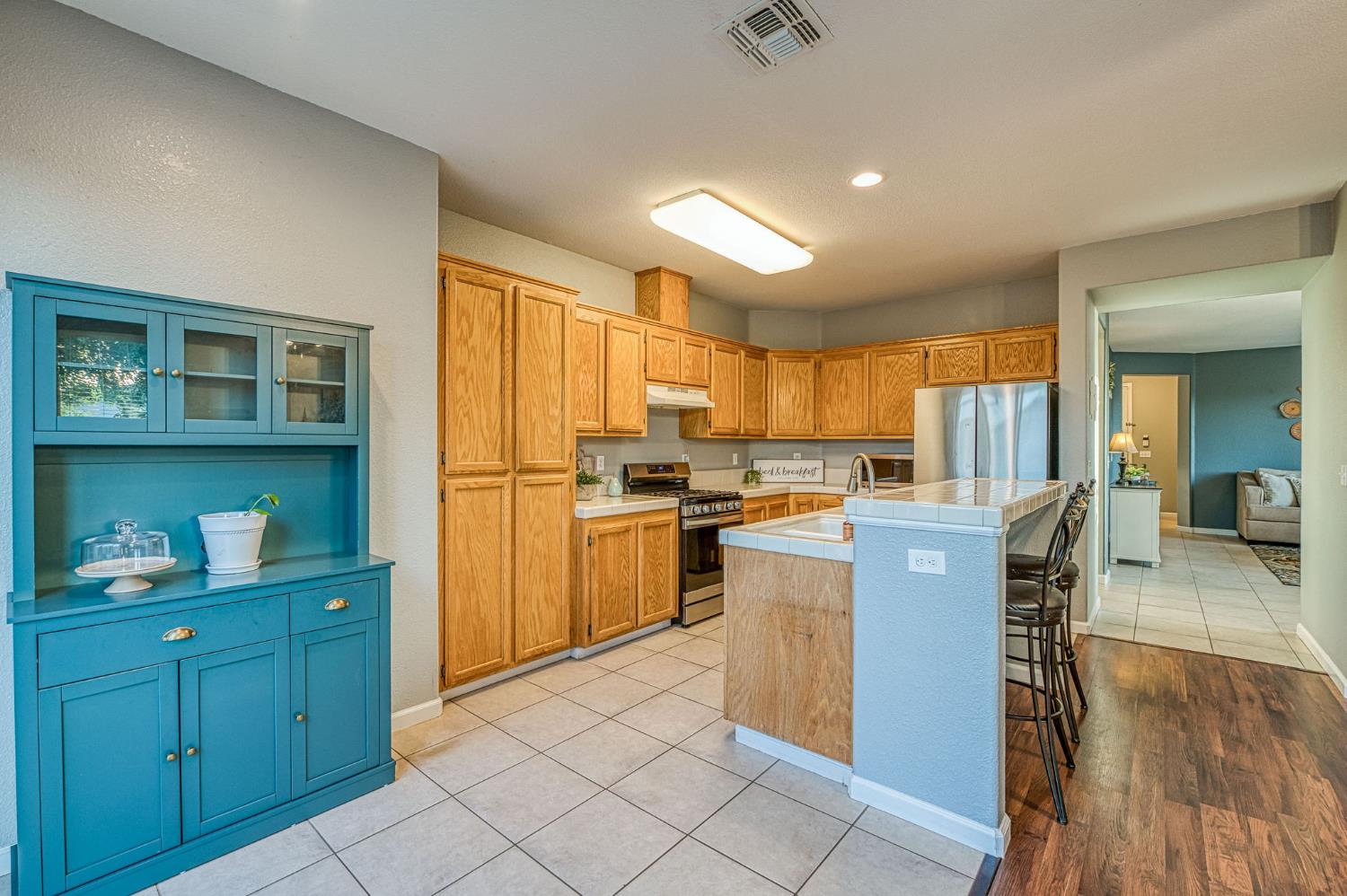 588 Peach Dr, Chowchilla, CA 93610