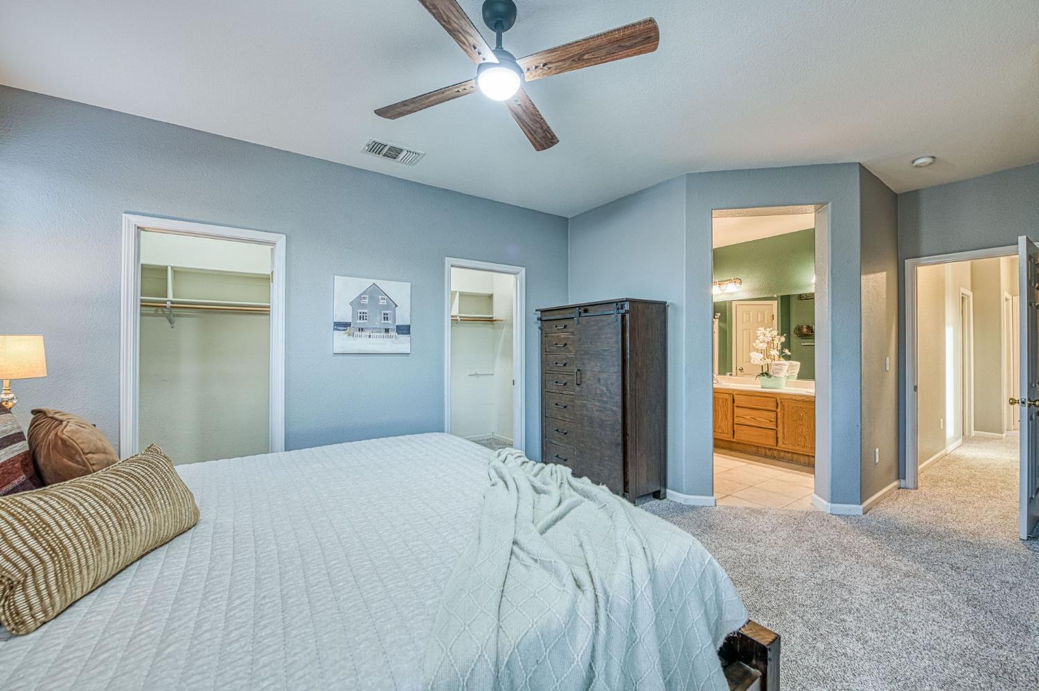 588 Peach Dr, Chowchilla, CA 93610
