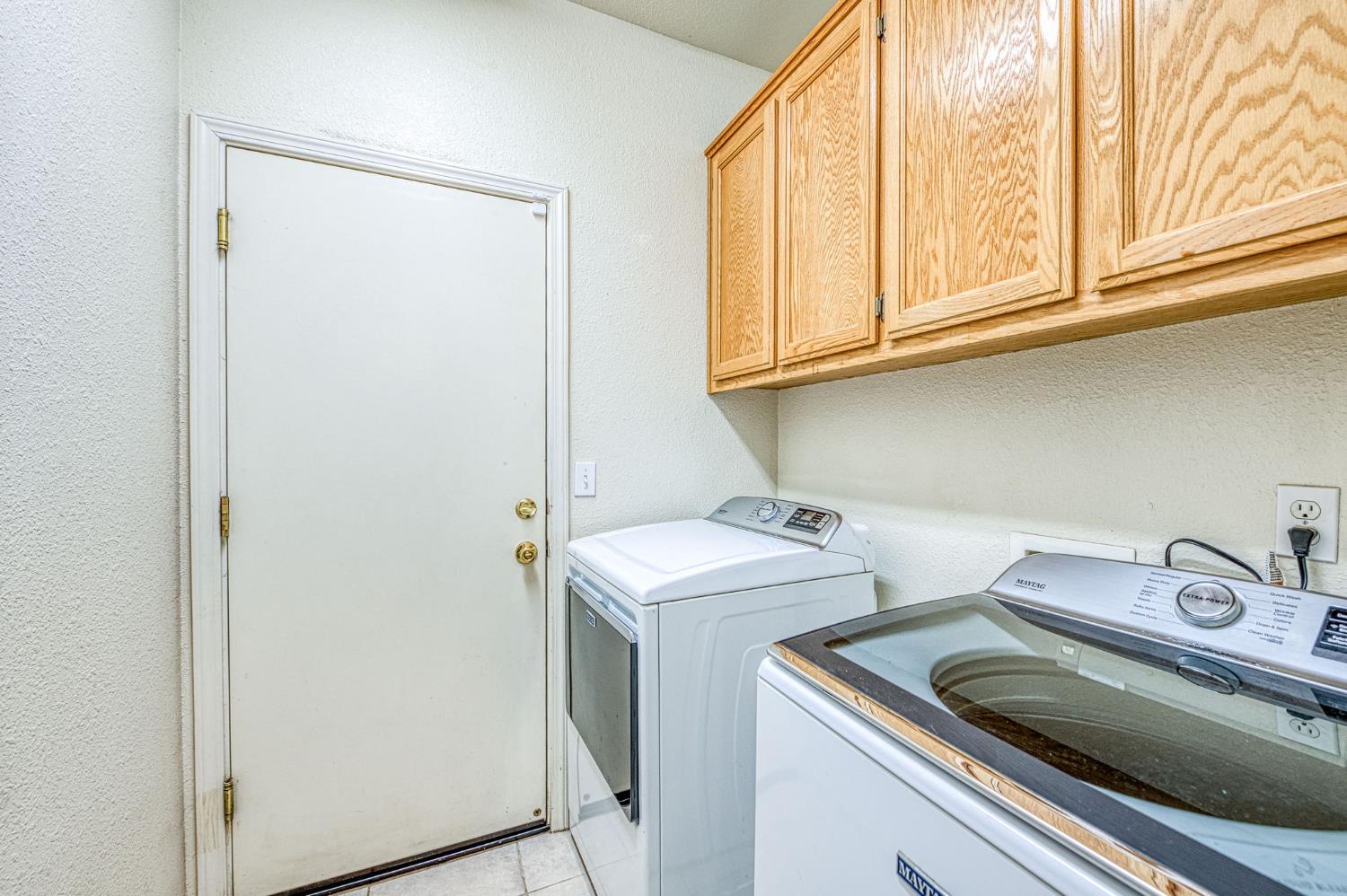 588 Peach Dr, Chowchilla, CA 93610