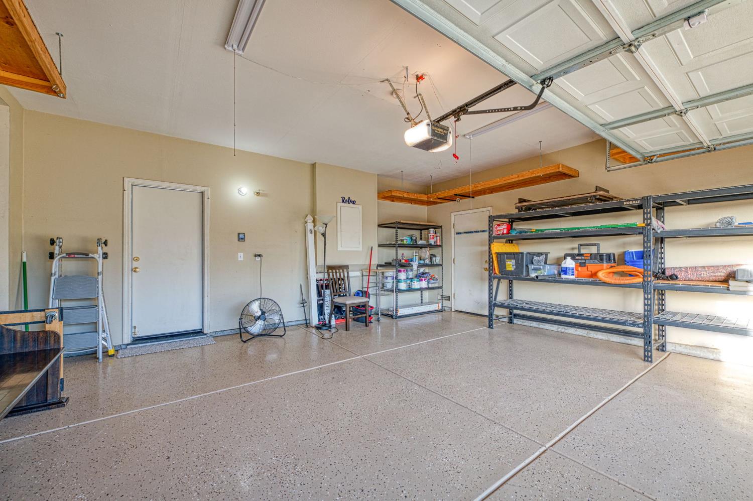 588 Peach Dr, Chowchilla, CA 93610