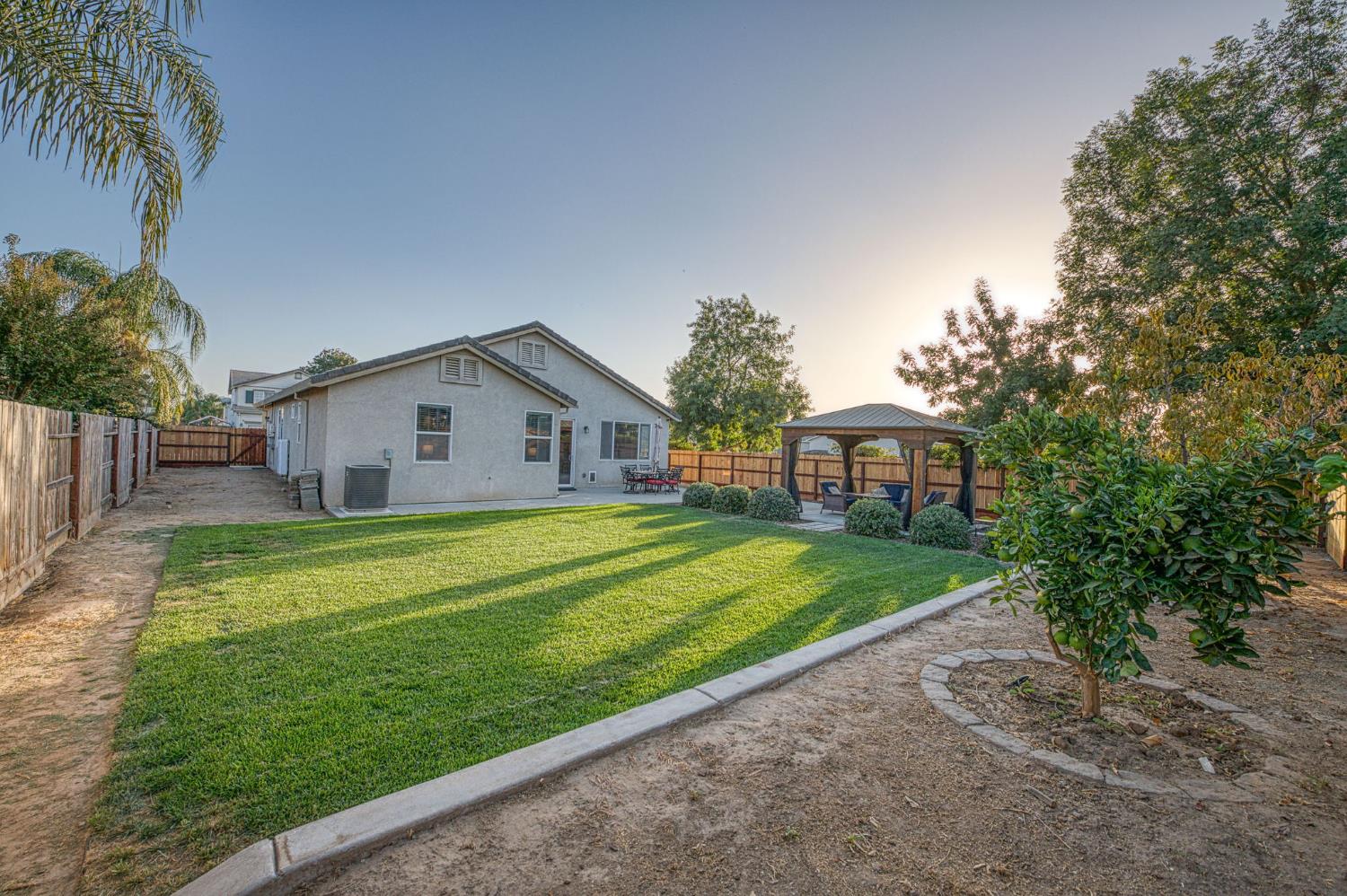588 Peach Dr, Chowchilla, CA 93610