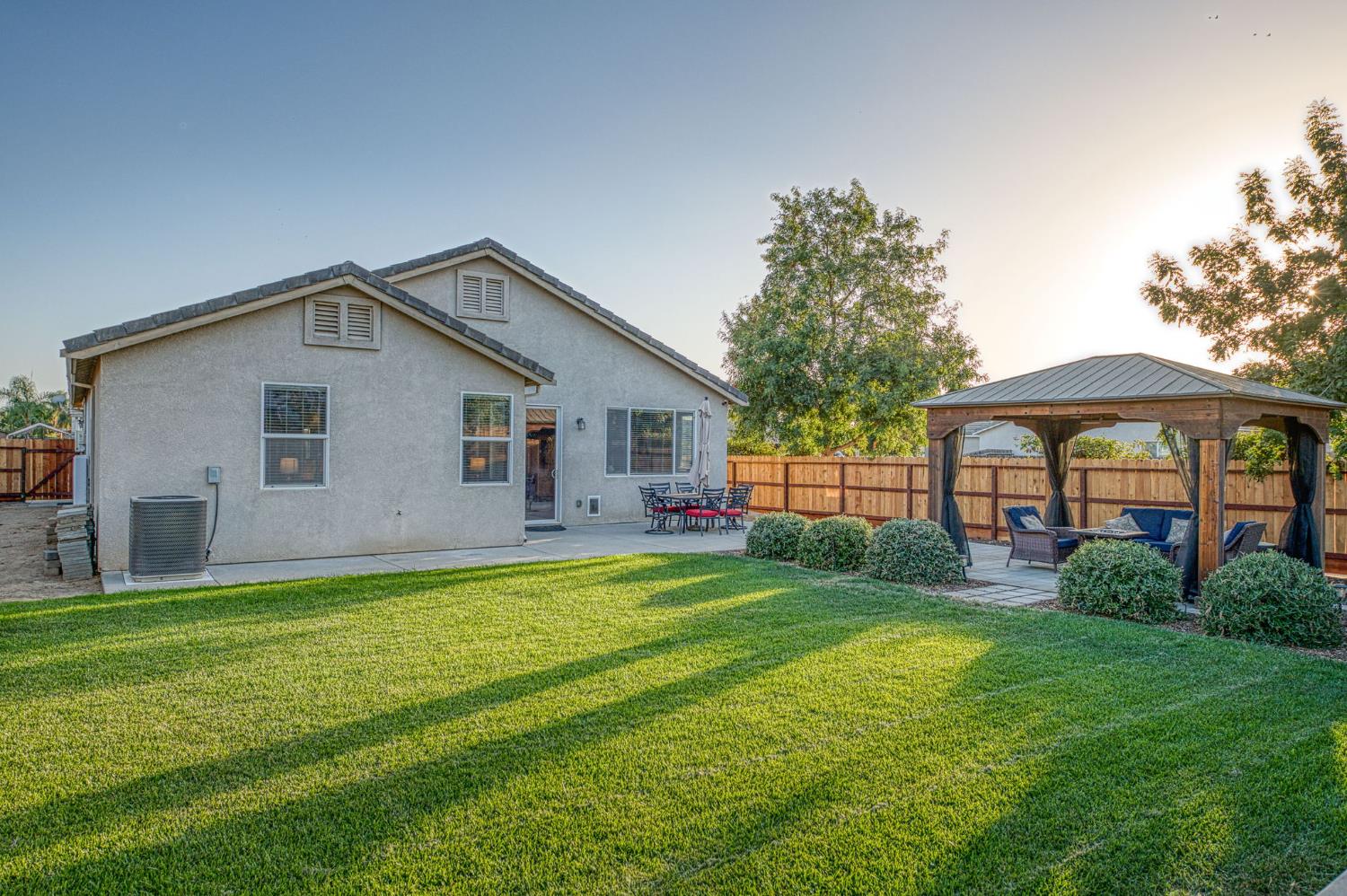 588 Peach Dr, Chowchilla, CA 93610