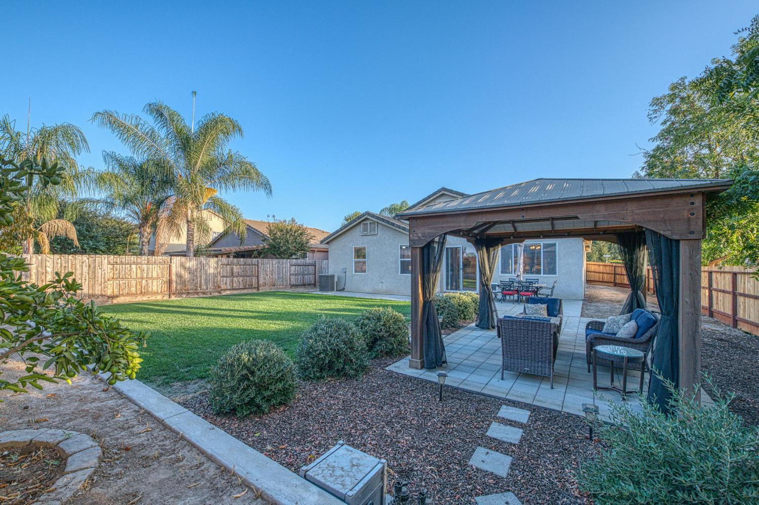 588 Peach Dr, Chowchilla, CA 93610
