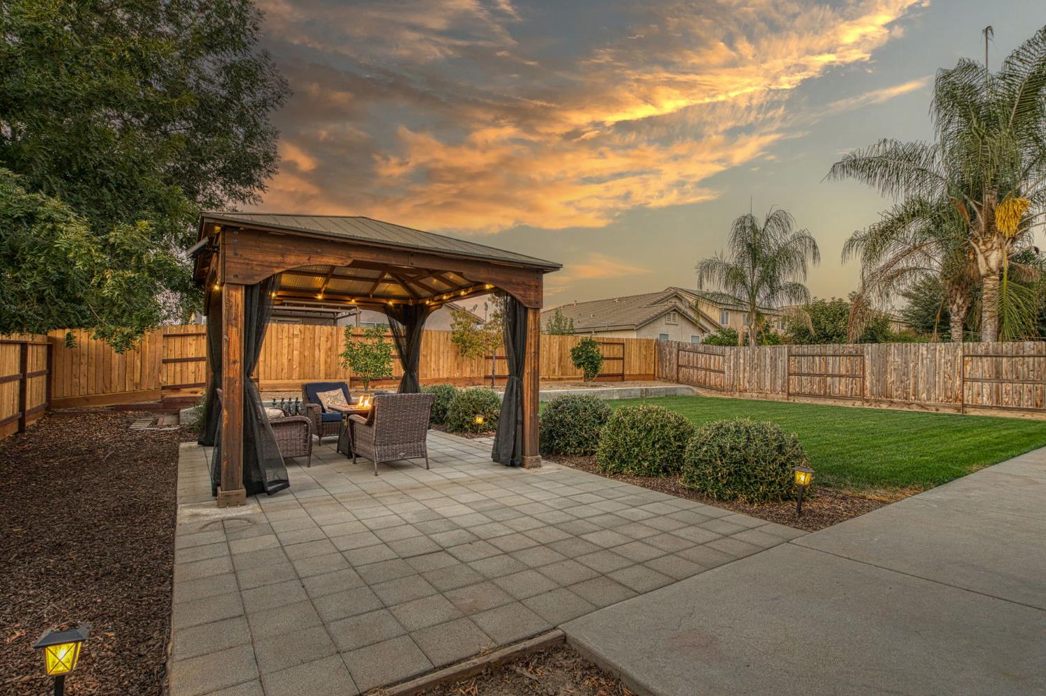 588 Peach Dr, Chowchilla, CA 93610
