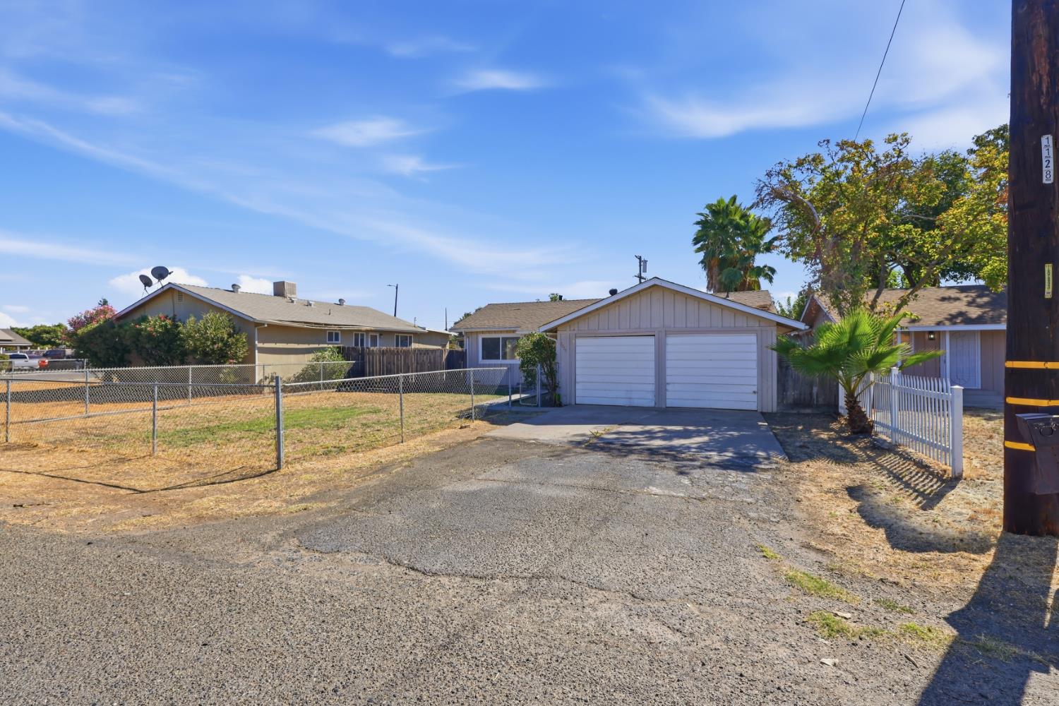 2075 Cabot Ave, Merced, CA 95348