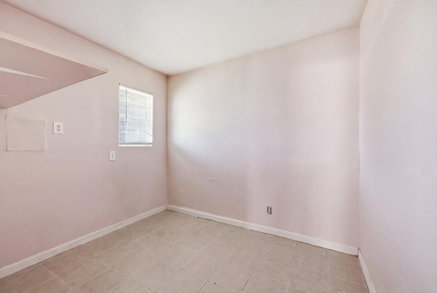 2075 Cabot Ave, Merced, CA 95348