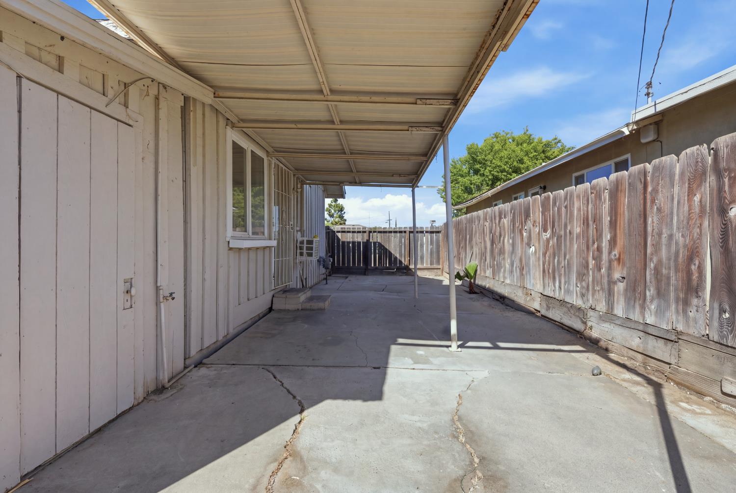 2075 Cabot Ave, Merced, CA 95348