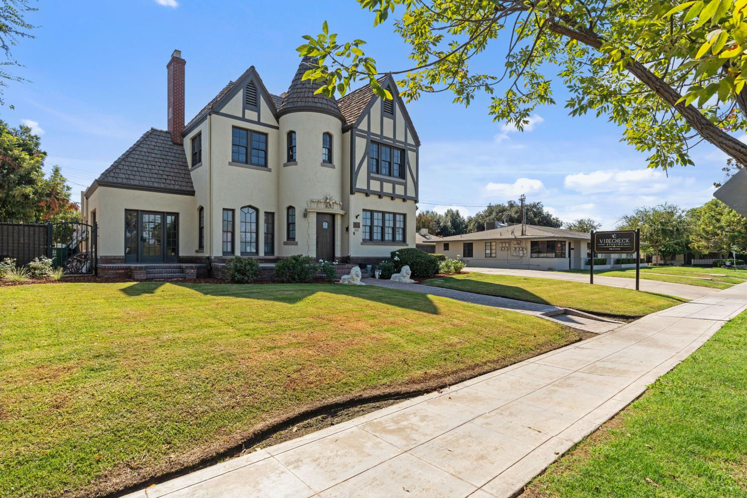 1502 1520 E Olive, Fresno, CA 93728
