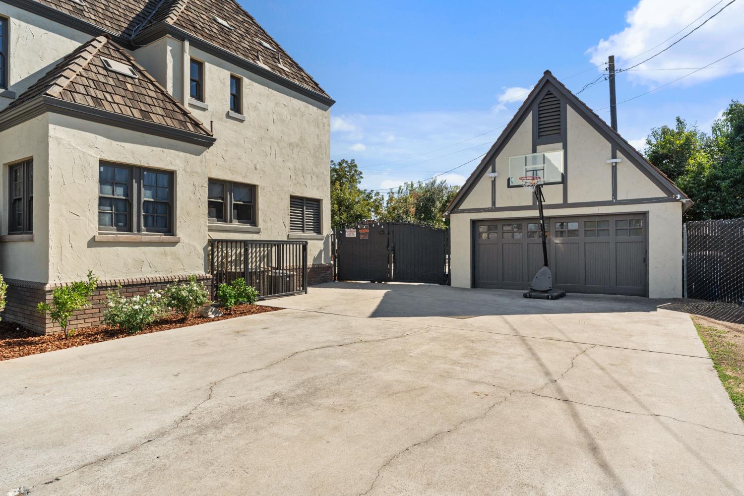 1502 1520 E Olive, Fresno, CA 93728