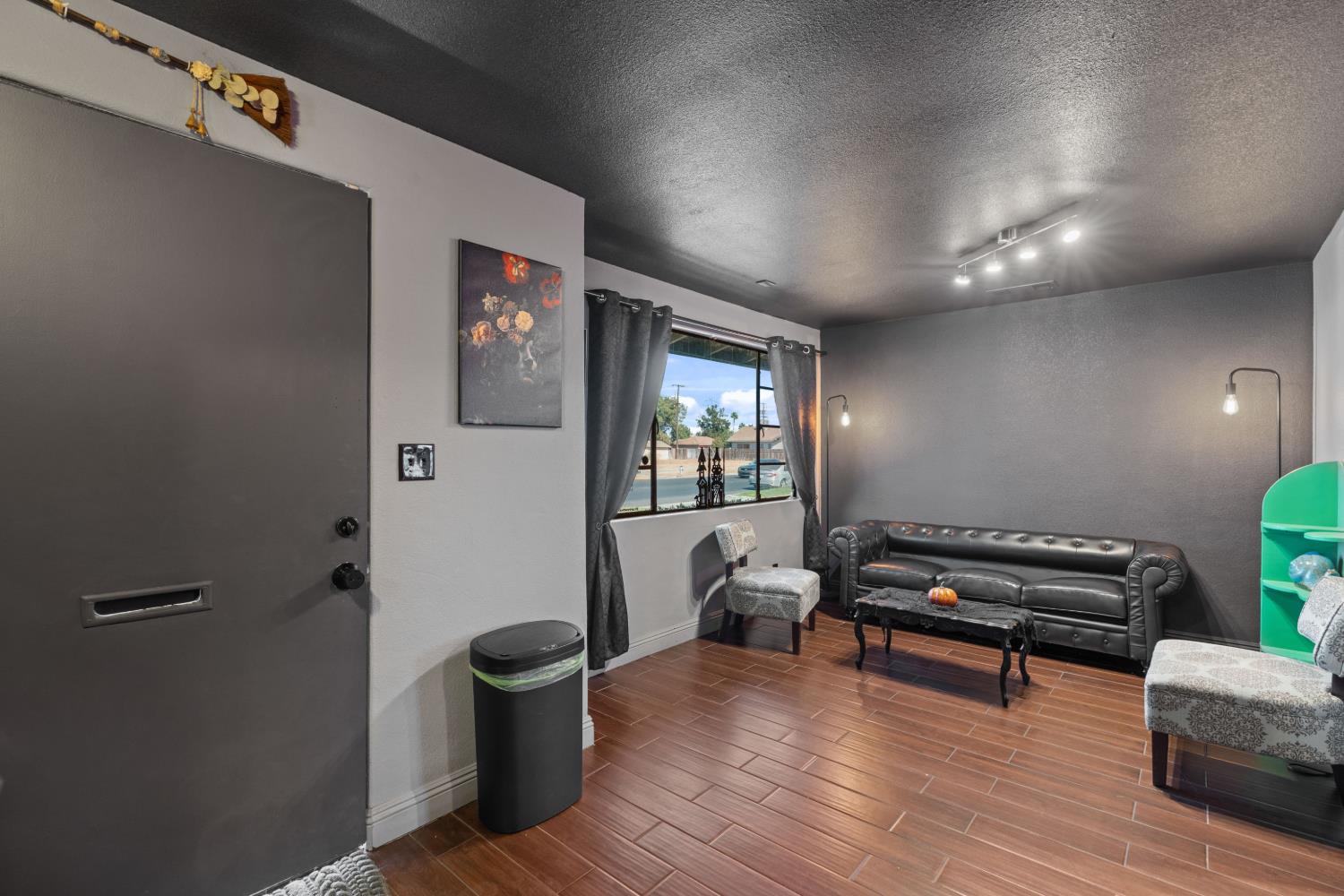1502 1520 E Olive, Fresno, CA 93728
