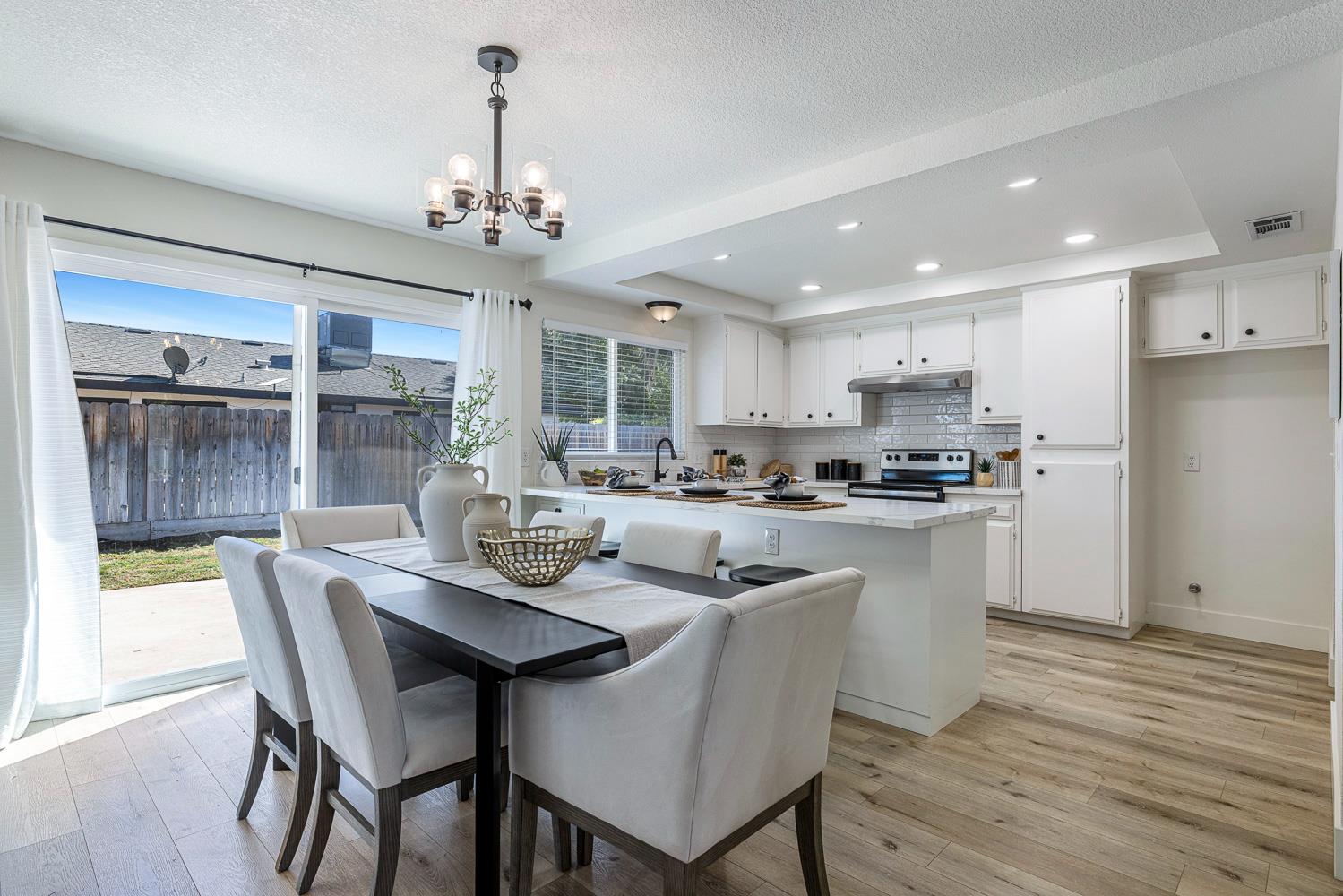 411 McArthur Ave, Clovis, CA 93611