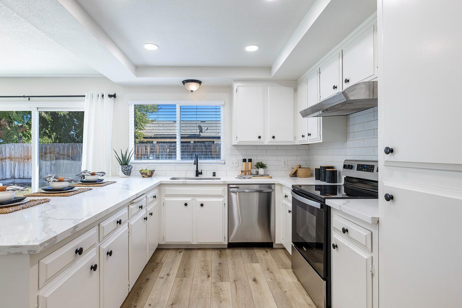 411 McArthur Ave, Clovis, CA 93611