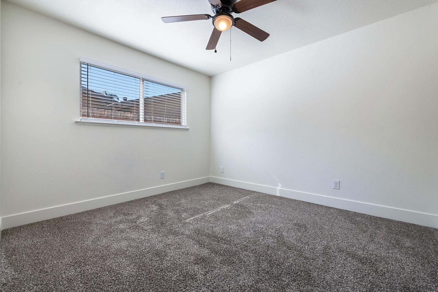 411 McArthur Ave, Clovis, CA 93611
