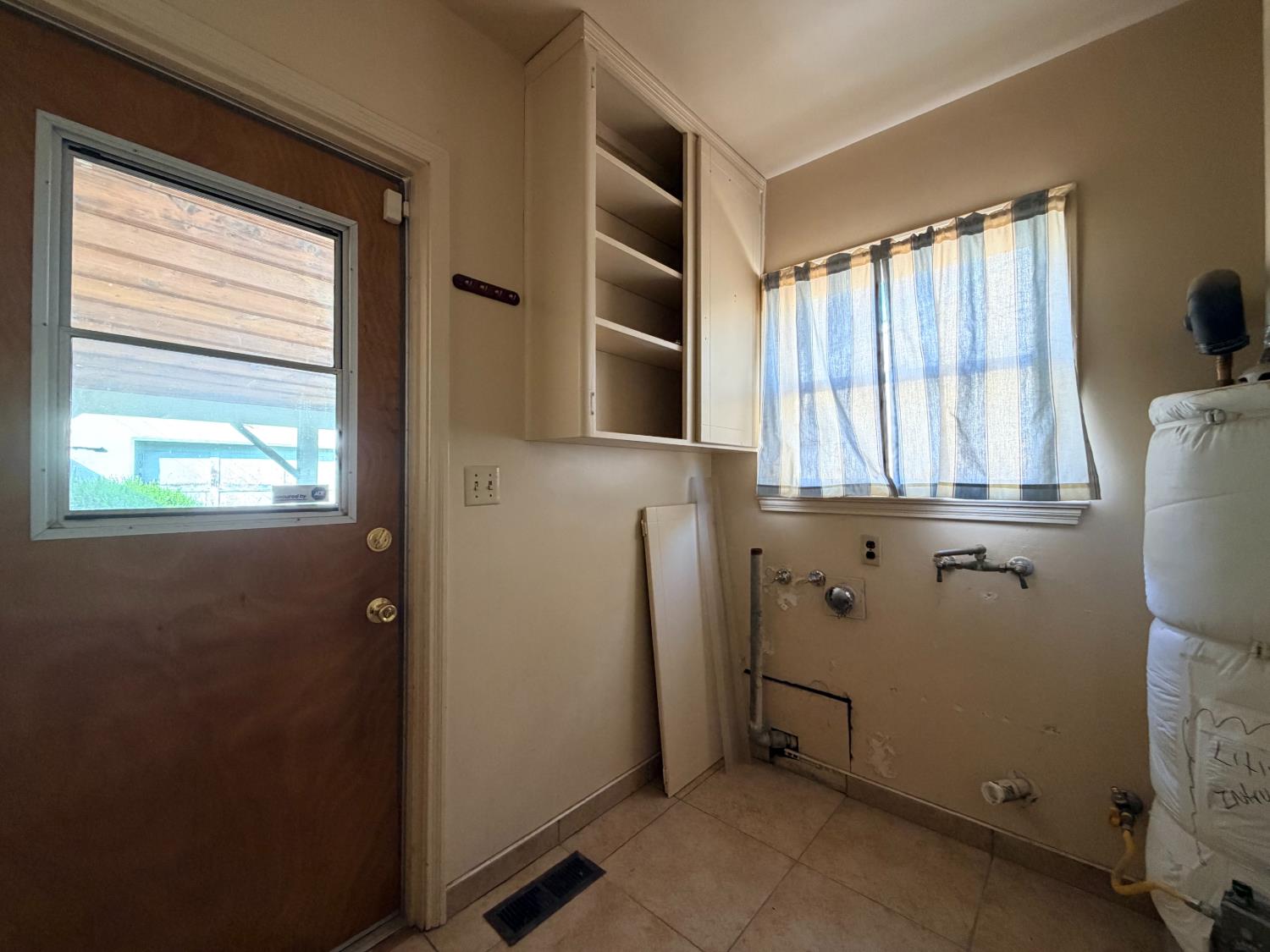 43 E Cortland Ave, Fresno, CA 93704